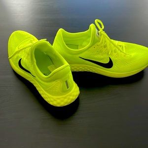 Nike running shoes 🔆 bright Neon